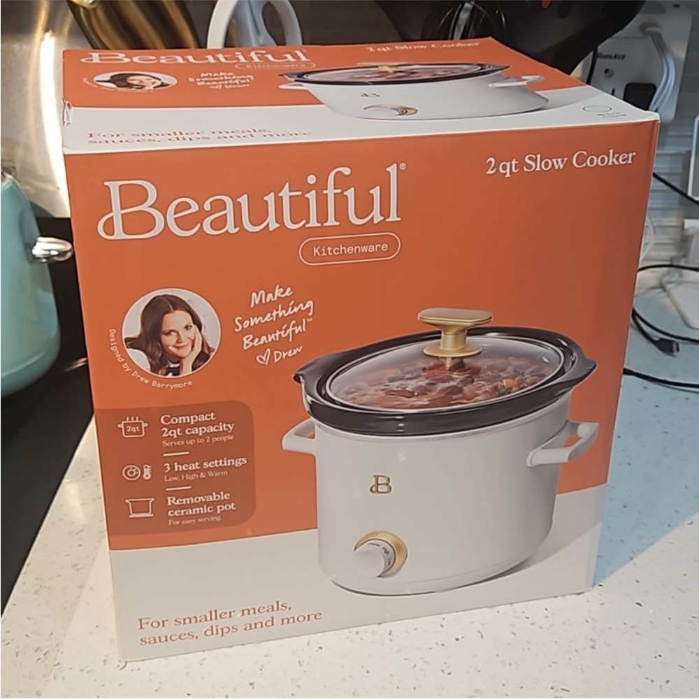 NEW Beautiful 2 Quart Slow Cooker White Icing - Picture 5 of 5